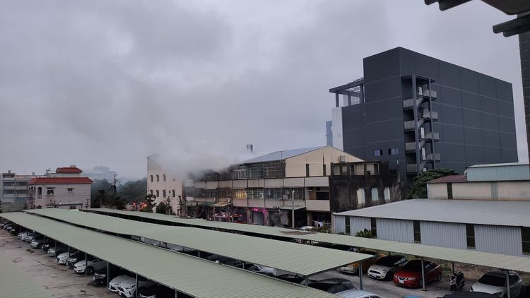 火勢延燒約30分鐘撲滅。翻攝龍井之鄉