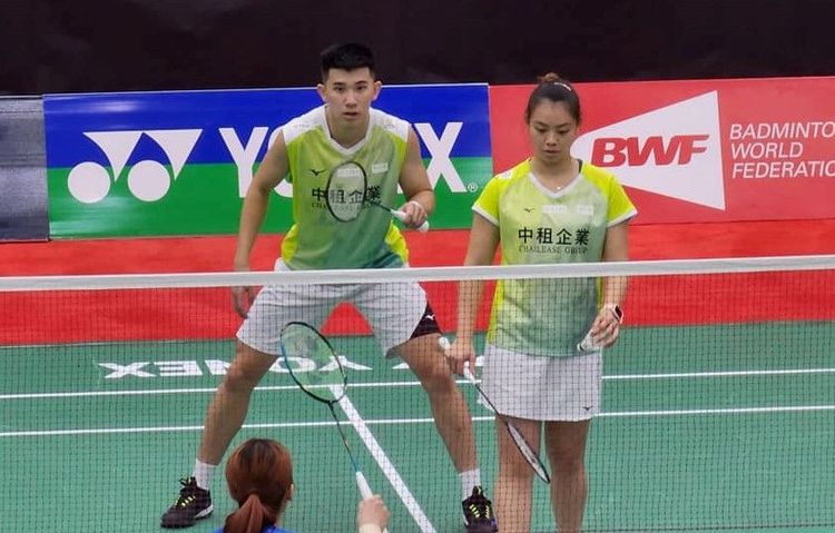 葉宏蔚（左）和李佳馨（右）搭檔拿下混雙冠軍。翻攝自中租臉書粉絲團