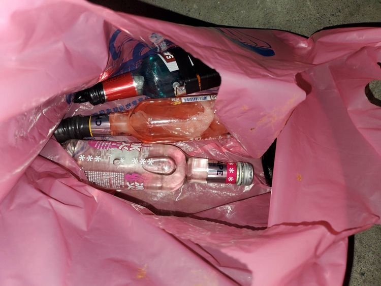 警方查獲李男自製的汽油彈。翻攝畫面