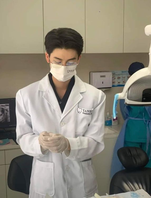 不少網友喊，如果有這樣的牙醫，找藉口也要「365天天天去洗牙」。引自爆廢公社