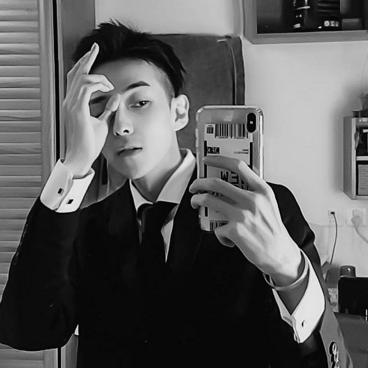 網友肉搜發現該名男子是網紅。翻攝網路