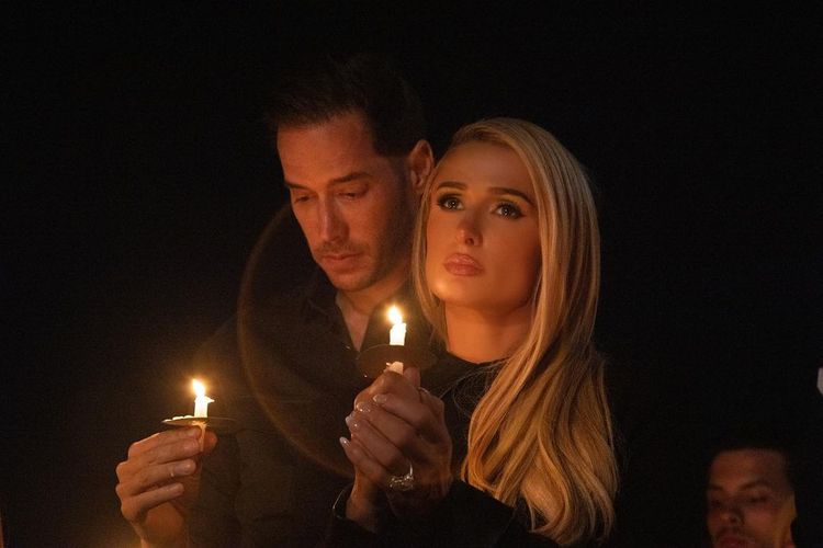 她與老公一同為受虐學童與青少年打氣奔走。翻攝parishilton IG