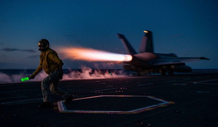 雷根號美軍進行演習。翻攝美軍第7艦隊臉書