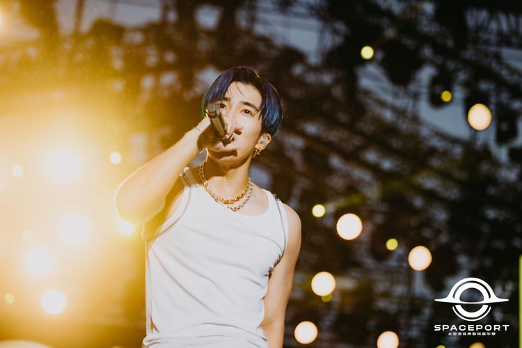 婁俊碩嗨唱，台下粉絲嗨翻天。太空港藝術音樂節提供