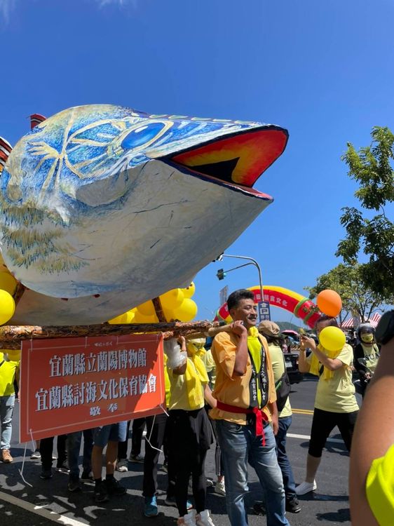 巨型裝置藝術與民同樂。翻攝畫面