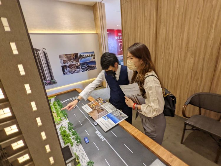 受到成本排擠效應，不少大型建商轉為外為區域，鎖定當地鋼性需求。王鈞生攝