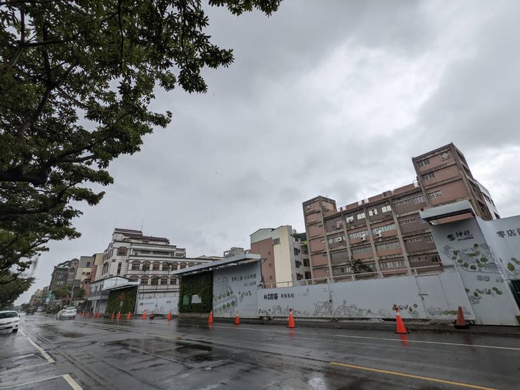 該案基地臨永春東三路，今年五月中進場。王鈞生攝