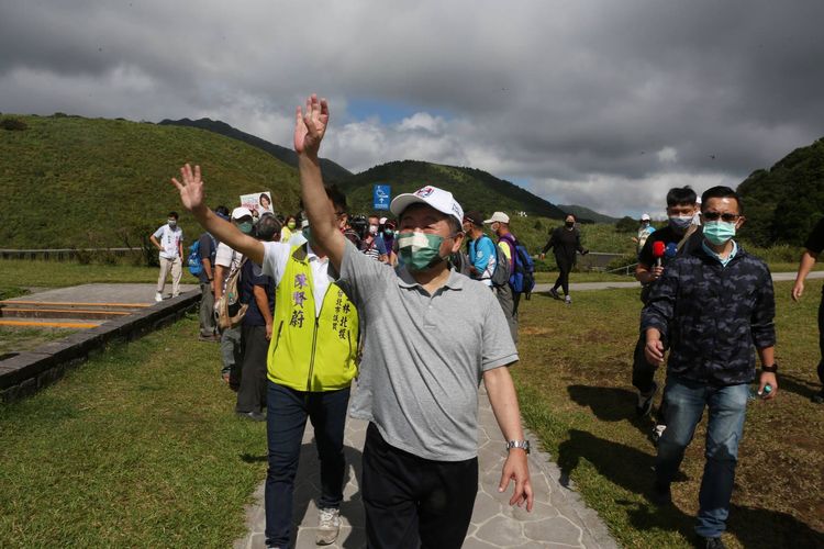 陳時中（前）強調，對創意及言論自由都尊重。葉志明攝