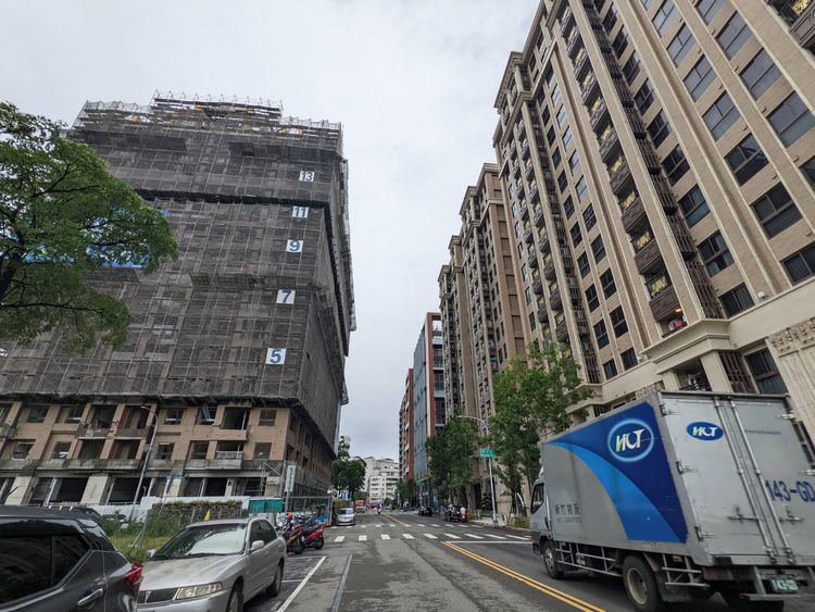 干城重劃區內幾乎都是商業地，可住宅推案量極少。王鈞生攝