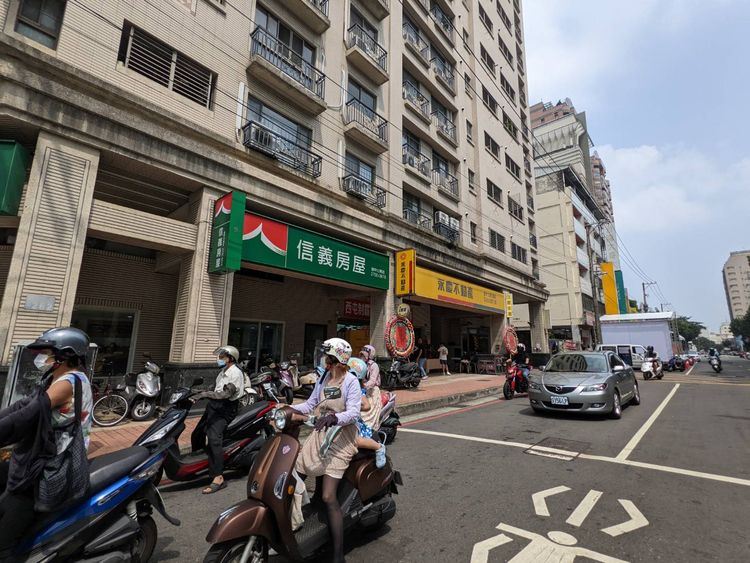 按數據顯示，台中仲介及代銷業備查家數，從去年首季190家至今年第一季成長至272家，全台房仲店不減反增。王鈞生攝