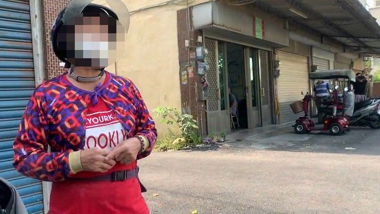 康姓婦人呼籲互助社應公開透明對外說明處理現況。民眾提供