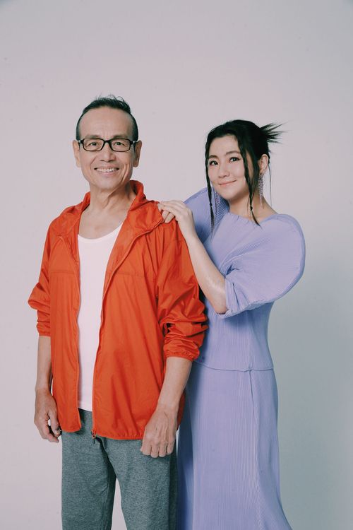 任爸(左)客串Selina新歌MV。任真美好提供