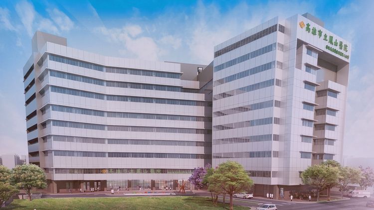 鳳山醫院二期大樓（左）將規劃地下3樓、地上10樓。設計圖 凃建豐攝