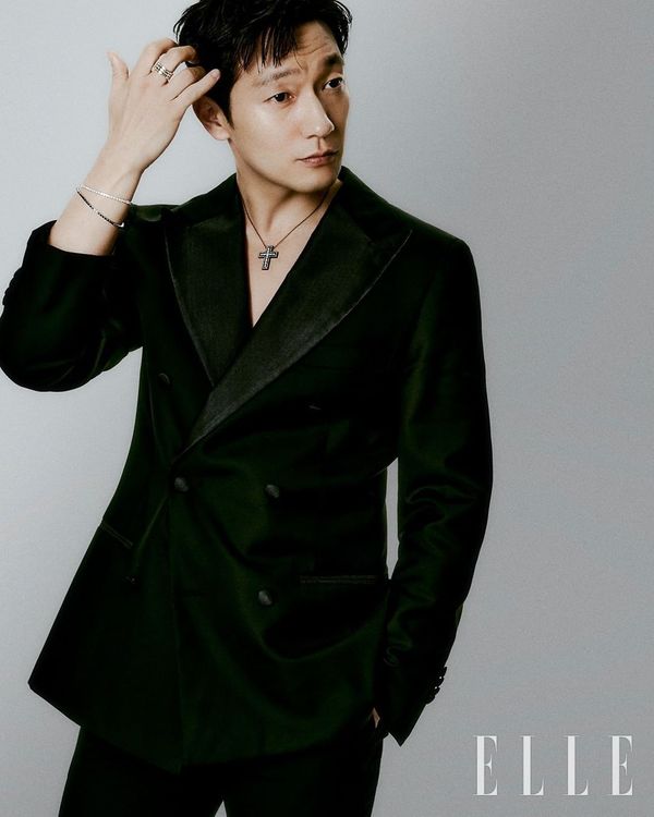 孫錫求今年正式成為DAMIANI韓國大使。翻攝ellekorea IG