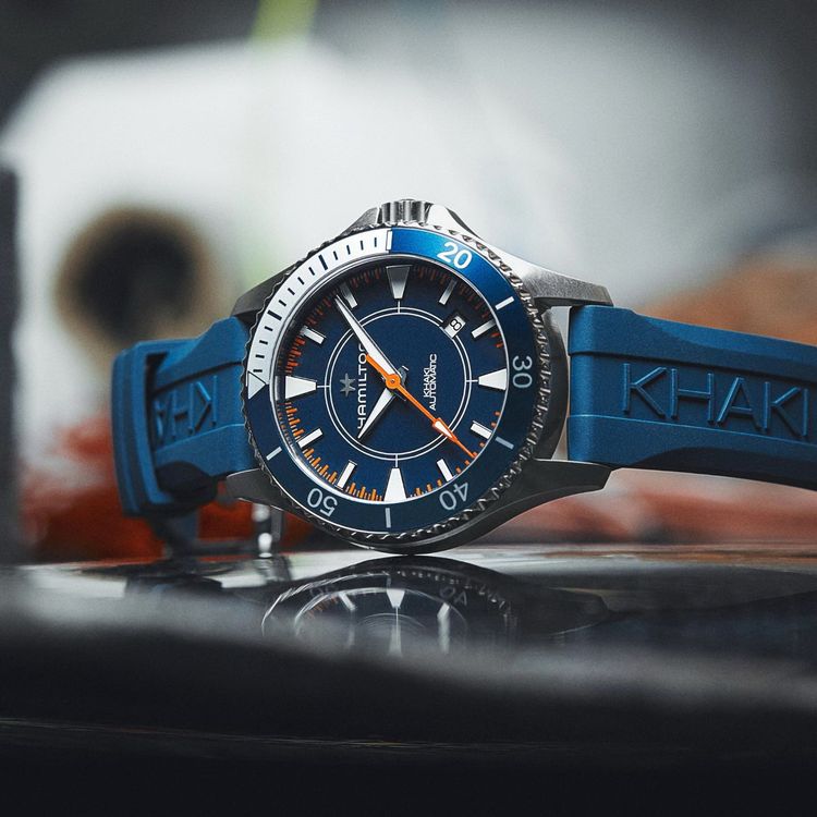Khaki Navy系列Scuba Syroco特別錶，2萬5200元。品牌提供