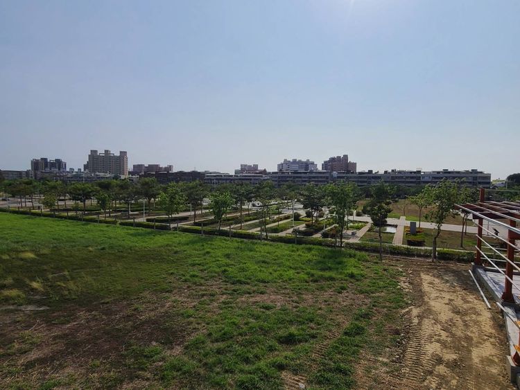 小港區指標建案均落在小港森林公園周邊，區段被視為小港版農16特區。葉家銘攝