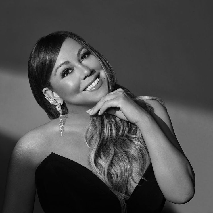 瑪麗亞凱莉謝謝蕭邦讓伴隨著她許久的「花蝴蝶」稱號可以變成Happy Butterfly珠寶。翻攝mariahcarey IG