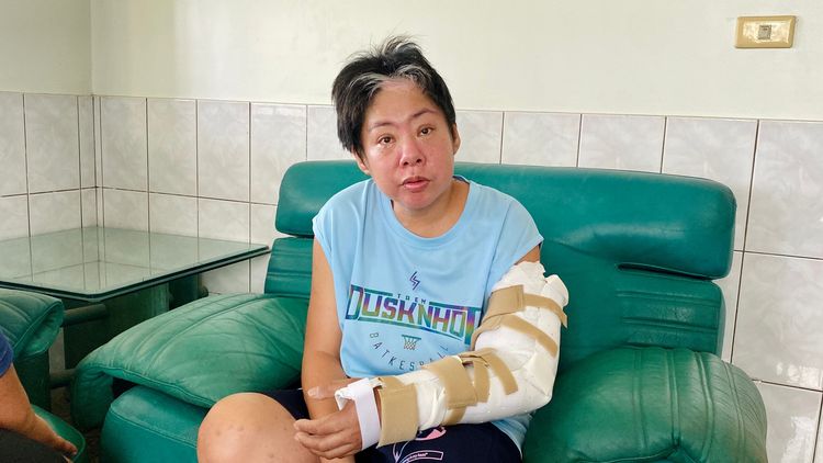 李秀蘭說，手這樣子，不敢再想要不要生孩子。王志弘攝