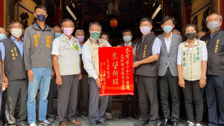 各界前往道賀。王志弘攝