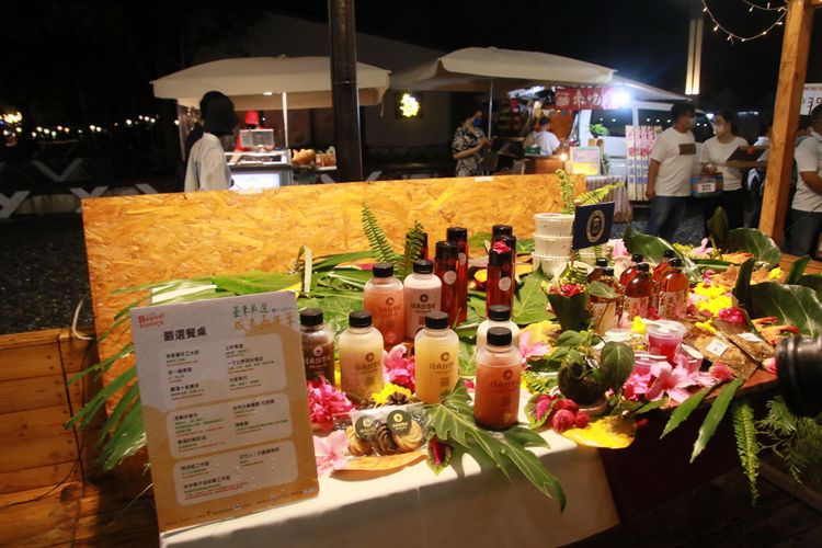 現場展示小農商品與文創產品。台東縣府提供
