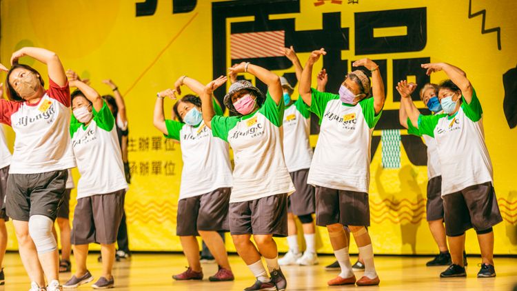 長輩們表演起來活力四射，看不出多是超過65歲以上的長輩。古和純攝