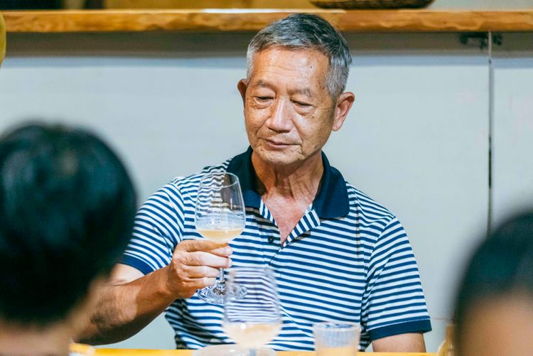 「酒食都蘭Just  E'tulan」大地餐桌，相當適合懂得品酒的饕客。古和純攝