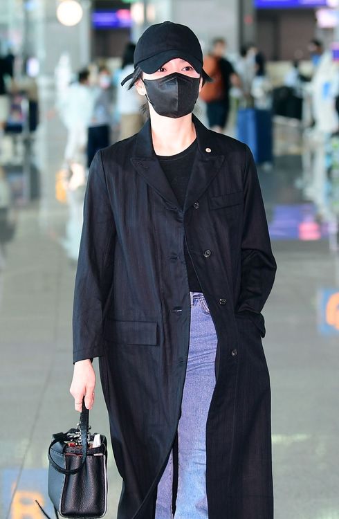 宋慧喬今天從韓國首爾飛往紐約，機場時尚一派輕鬆率性。品牌提供