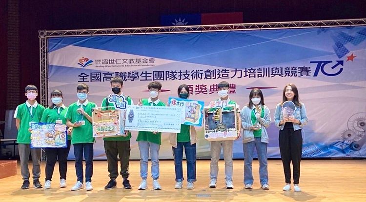 雄工學生設計「螺生門」能夠自動清除福壽螺，勇奪高職團隊技術創造力培訓與競賽冠軍。教育局提供