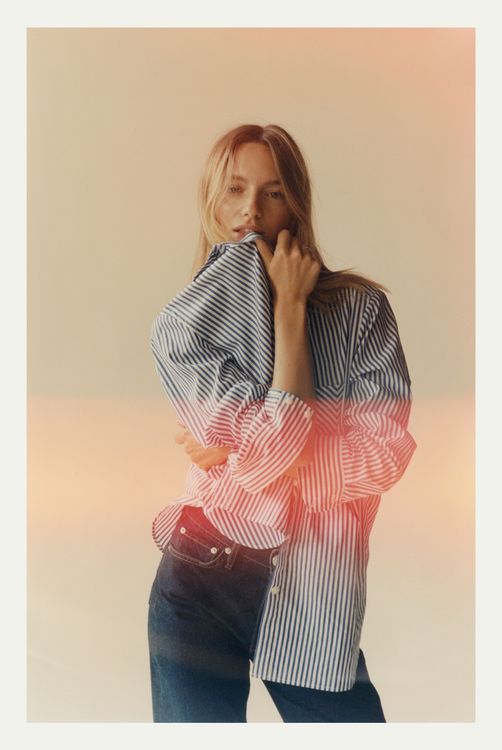 rag & bone於歡慶創立20周年之際，推出以衣櫥中經典單品為靈感衍生出的ICONS秋冬系列。品牌提供