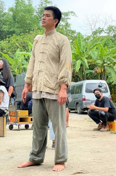 潘逸安在《牛車來去》常常光著腳入鏡。艾迪昇提供