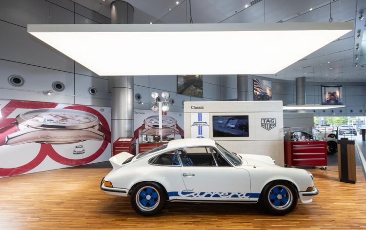 昨泰格豪雅舉辦的新品發表會中，特請到全台僅此1輛的Porsche 911 Carrera RS 2.7古董車坐鎮。品牌提供
