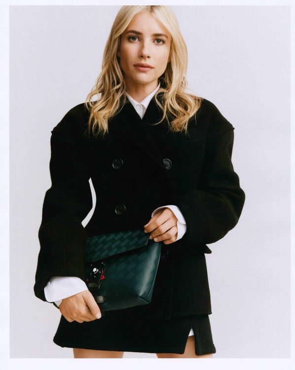 萬寶龍以「On The Move」為主題推出系列宣傳企劃，並邀請「小鳳凰女」艾瑪羅勃茲等人拍攝全新形象廣告。品牌提供