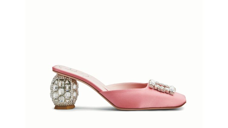 Jewel Heel系列玫瑰粉水鑽鞋跟穆勒鞋，8萬元。品牌提供