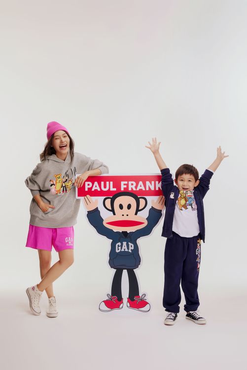 GAP與Paul Frank的聯名服飾橫跨男、女裝與童裝，讓一家人都能穿得有默契。品牌提供
