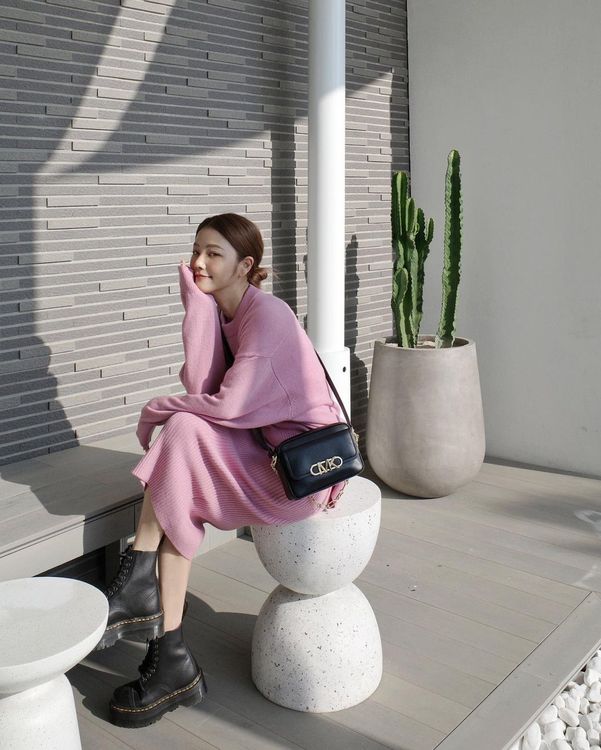 時尚網紅許路兒在IG上搶曬MICHAEL KORS新包。翻攝lurehsu IG