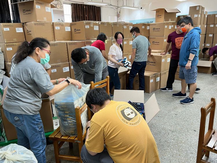 10月下旬至11月中旬，北市各校快篩安全存量將提升至2/3。教育局提供