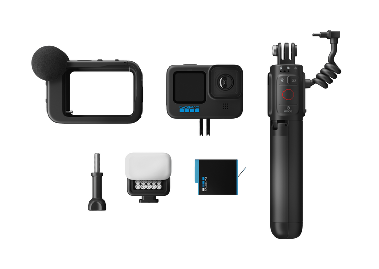 HERO 11 Black 創作者版本，包括麥克風、電池握把、燈光等配件。業者提供