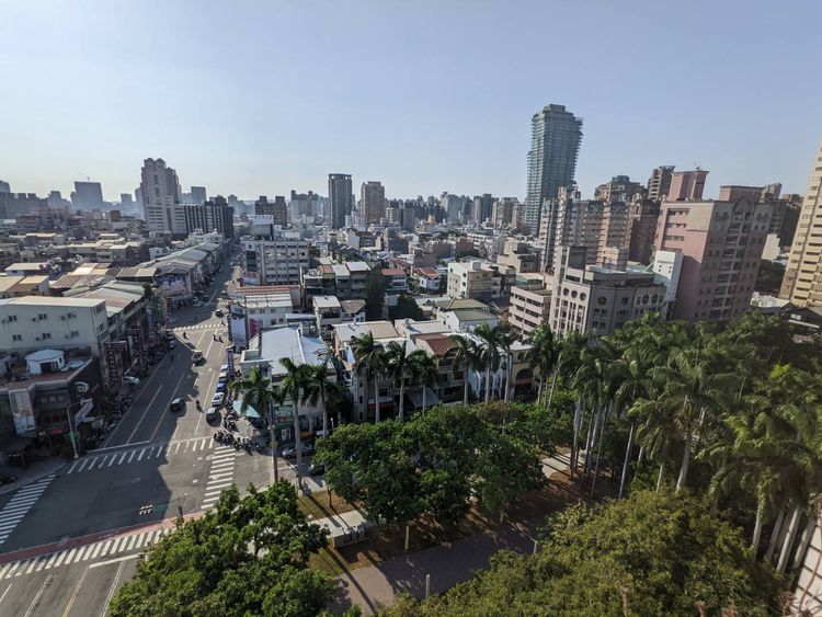 吳書原說，市面社區有太多的園藝景觀，經過度修剪、顯得「矯揉造作」。示意畫面