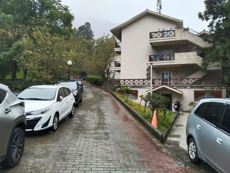 因山區道路中斷，300多人受困明池山莊無法下山。力麗馬告生態園區明池山莊提供