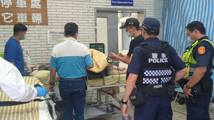 許男送往醫院治療。戴之聖攝