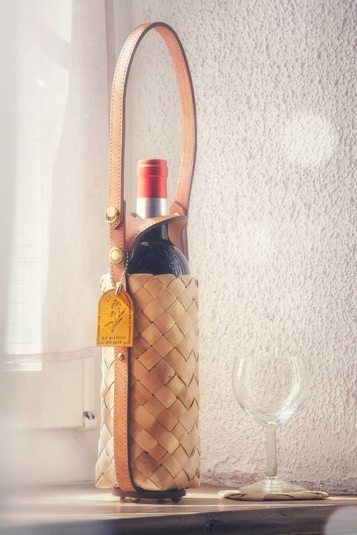 月桃編織手工藝品兼具自然環保。妍川國際事業提供