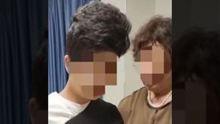 劉姓少年與母親。翻攝自《現代快報》