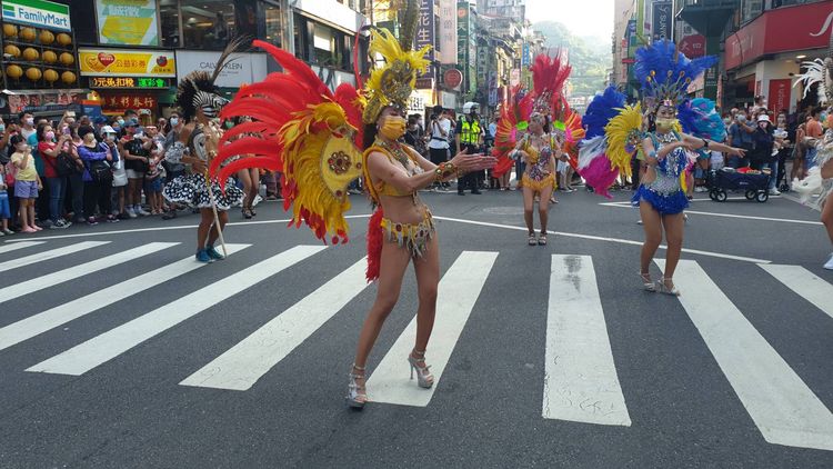 基隆嘉年華讓民眾感受到不一樣的熱情。戴之聖攝