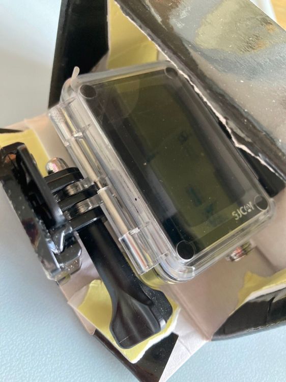 剛被發現拆下的運動攝影機外型。民眾提供