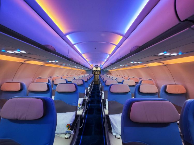 「皮卡丘彩繪機 CI」擁有經濟艙168席。田欣雲攝