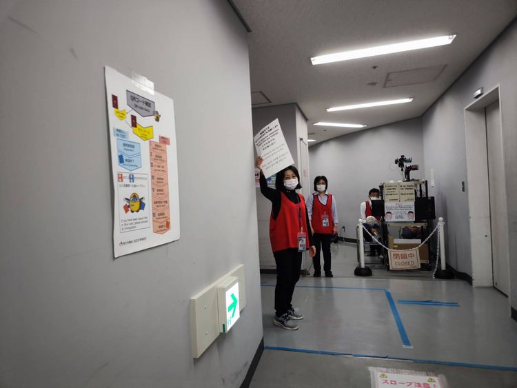 檢疫流程有多關檢查資料，已完成MySOS資訊填寫者可快速通過。田欣雲攝