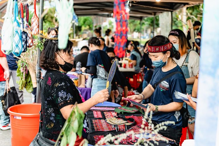 夜祭周邊系列活動「繡繡Amumu」大武壠族文化工藝成果展。文化局提供