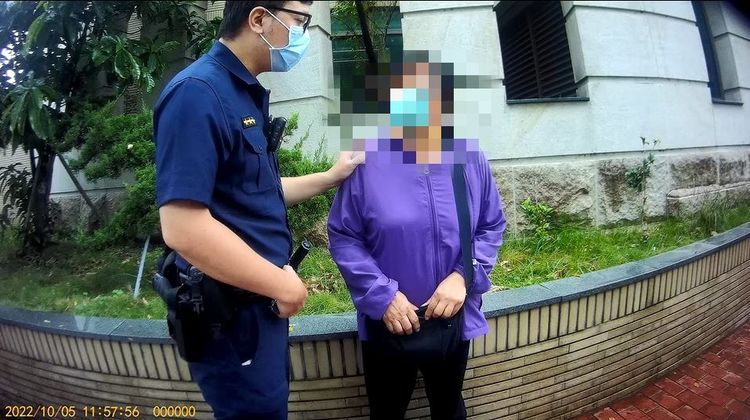 歷經行員與警員費時近1小時才成功阻止這起詐騙。讀者提供