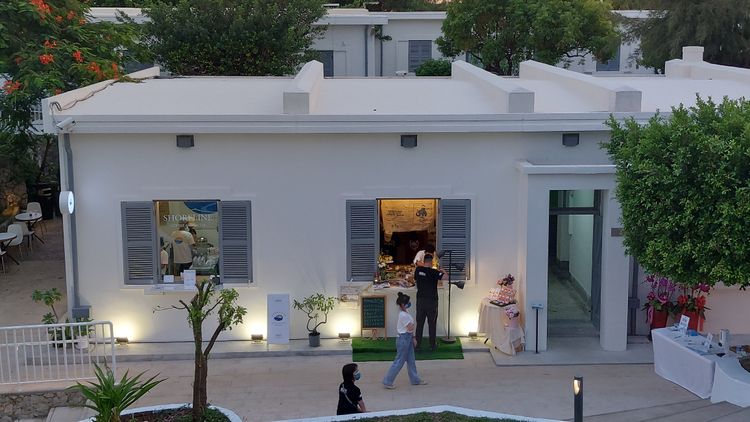 高雄燈塔導入在地咖啡輕食服務。凃建豐攝