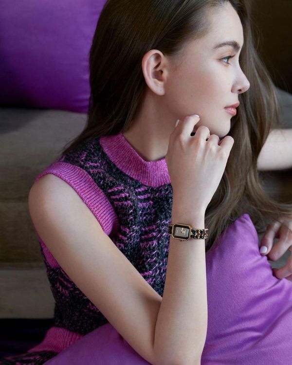 身為3寶媽的昆凌，則把Première原創款腕錶比做自己的親密夥伴。翻攝hannah_quinlivan IG